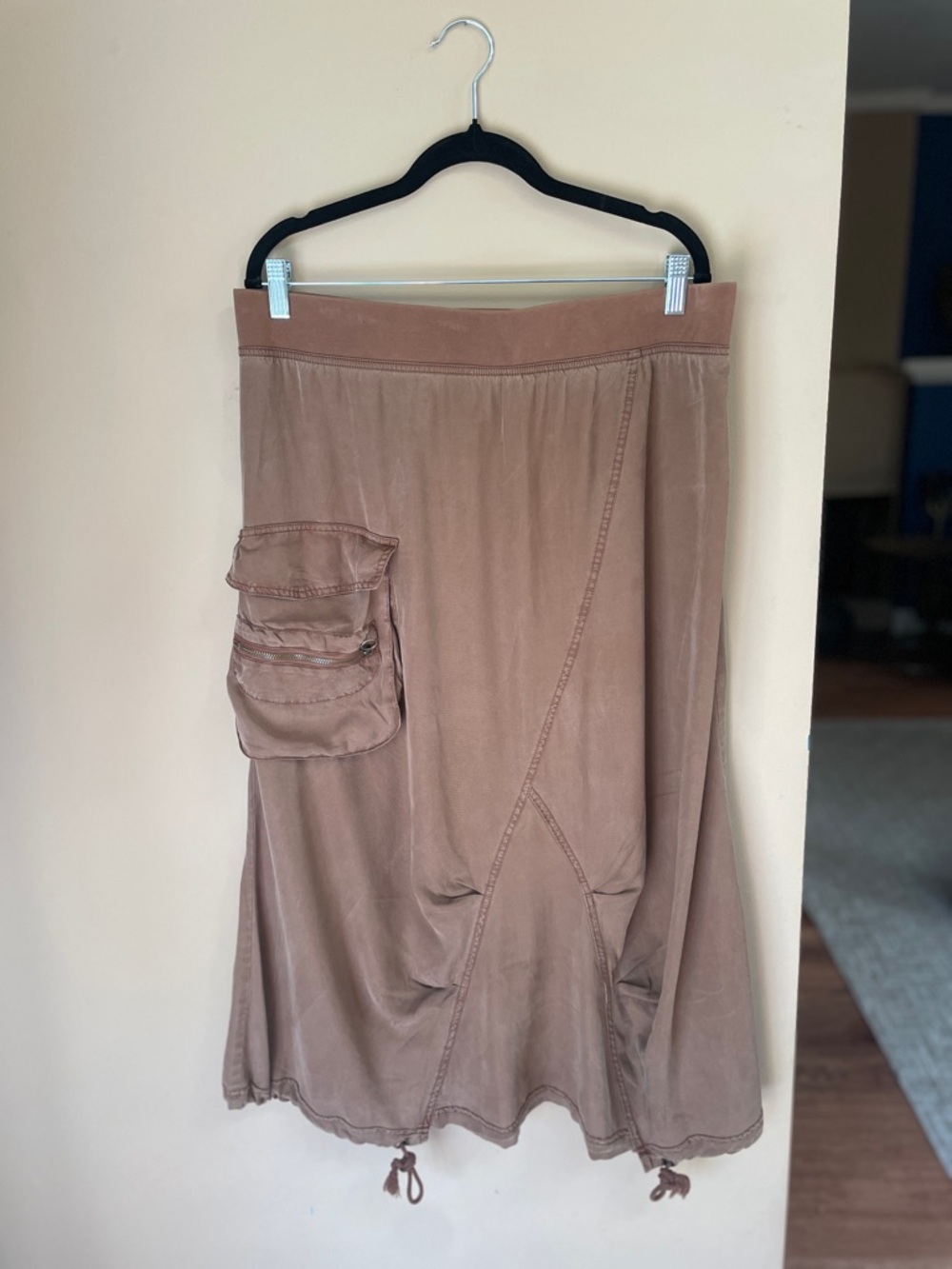 XCVI WEARABLES Cargo Parachute Skirt Size Large Brown Pull On Midi Pockets Boho